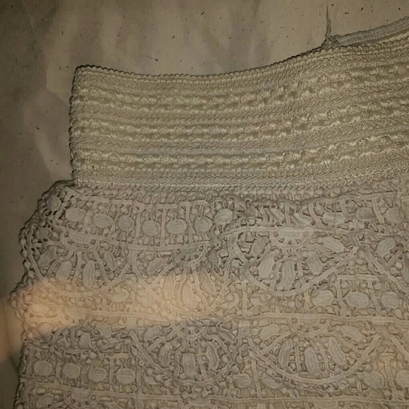 LACE SHORTS: CREAM WHITE & DARK NAVY - Picture 2 of 5